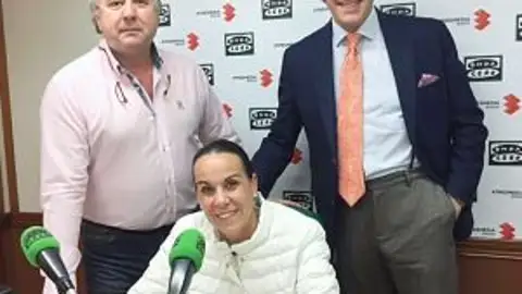 Eva María Masías, en Onda Cero Ciudad Real donde es tertuliana del programa "Hasta la bola" Eva María Masías, en Onda Cero Ciudad Real donde es tertuliana del programa "Hasta la bola"
