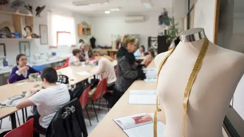 Escuela de diseño de moda y costura Vélez-Per Escuela de diseño de moda y costura Vélez-Per