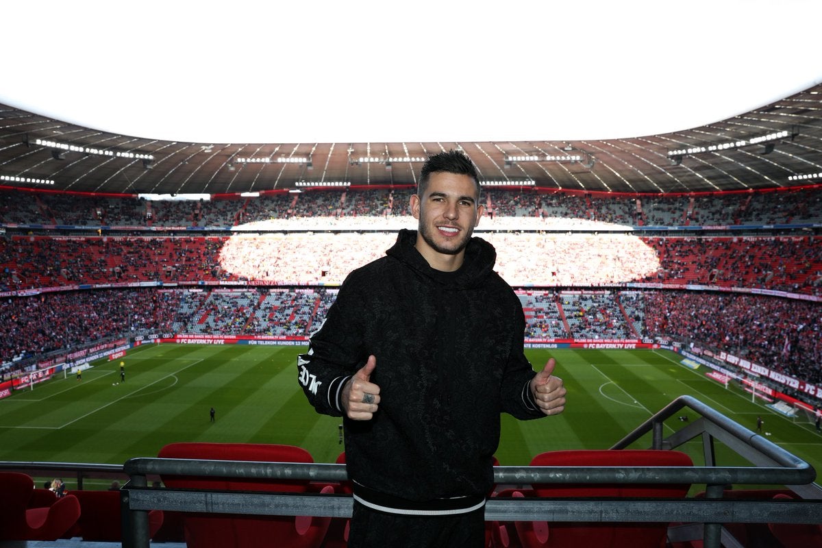 Lucas Hernández, presente en el Allianz para ver el Bayern vs Dortmund el día que el Atlético se juega la Liga Lucas Hernández, presente en el Allianz para ver el Bayern vs Dortmund el día que el Atlético se juega la Liga