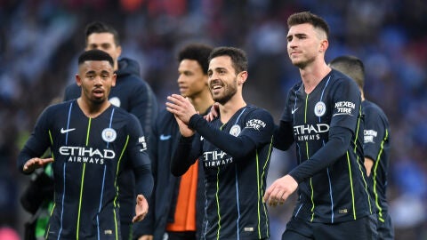 Los jugadores del Manchester City celebran la victoria