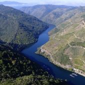  La Ribeira Sacra optará a la declaración de Patrimonio Mundial de la Unesco Viñedos en la Ribeira Sacra siguiendo el curso del Sil. EFE/Archivo La Ribeira Sacra optará a la declaración de Patrimonio Mundial de la Unesco