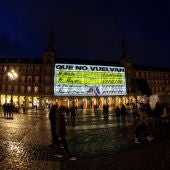 Papeles de Bárcenas proyectados en la Plaza Mayor de Madrid