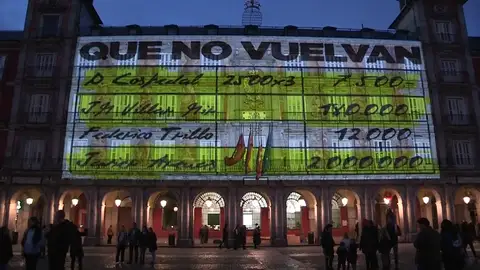 Unidas Podemos se atribuye la proyección de imágenes de los 'papeles de Bárcenas' en la Plaza Mayor de Madrid Unidas Podemos se atribuye la proyección de imágenes de los 'papeles de Bárcenas' en la Plaza Mayor de Madrid