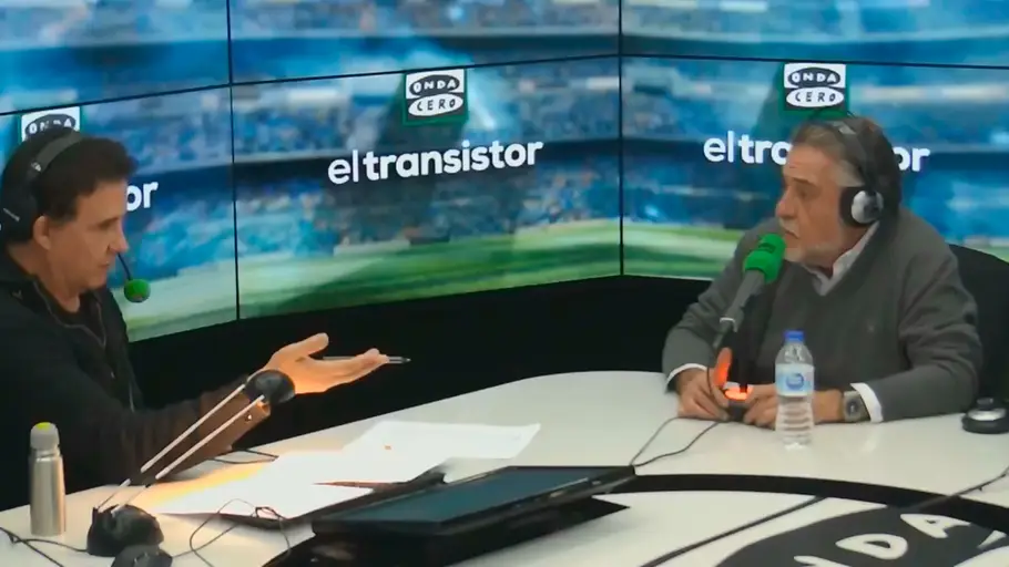 Pepu Hernández durante una entrevista con José Ramón de la Morena en El Transistor Pepu Hernández durante una entrevista con José Ramón de la Morena en El Transistor