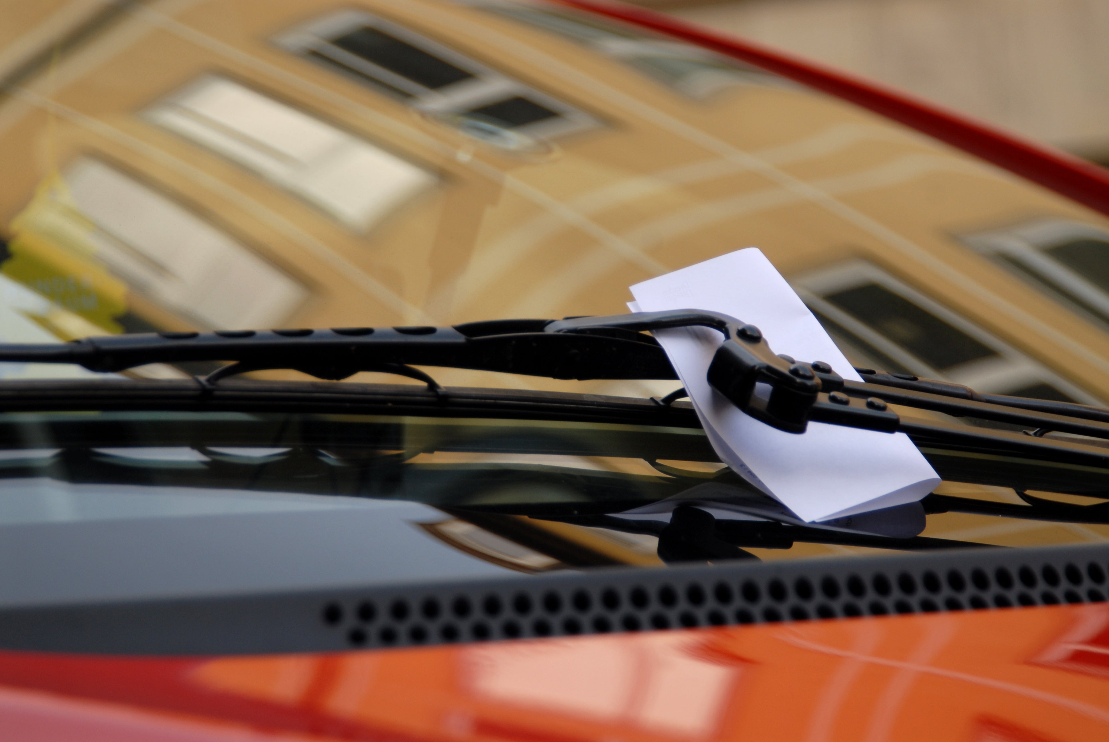 Mesa de redacción: Las notas en los limpiaparabrisas del coche Mesa de redacción: Las notas en los limpiaparabrisas del coche