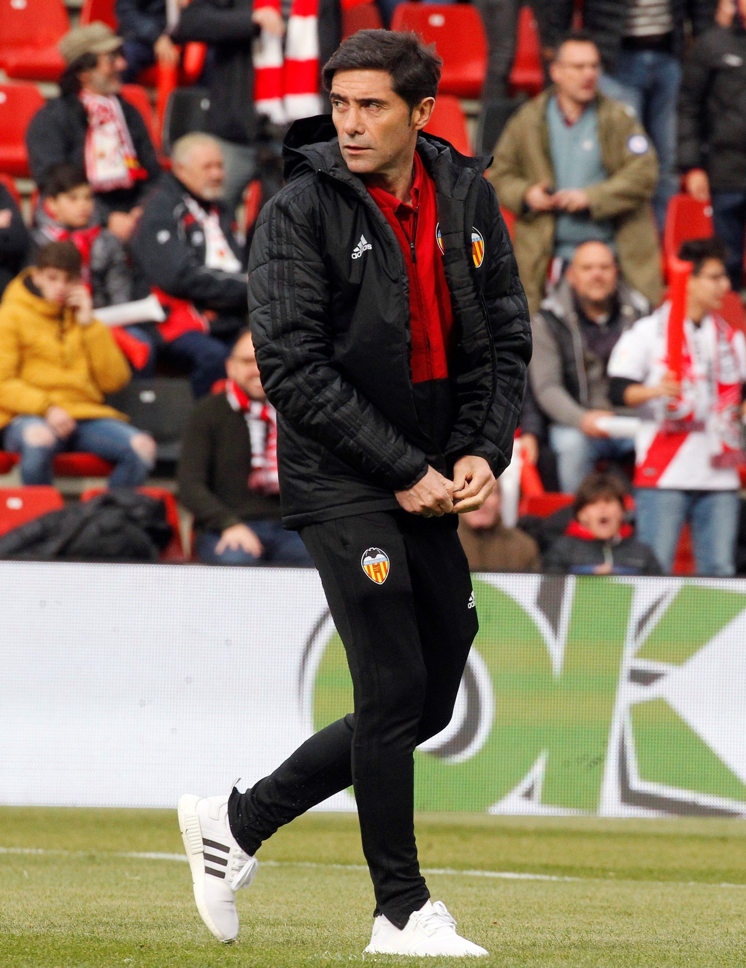 La RFEF denunciará los insultos de varios aficionados a Marcelino en el estadio de Vallecas La RFEF denunciará los insultos de varios aficionados a Marcelino en el estadio de Vallecas
