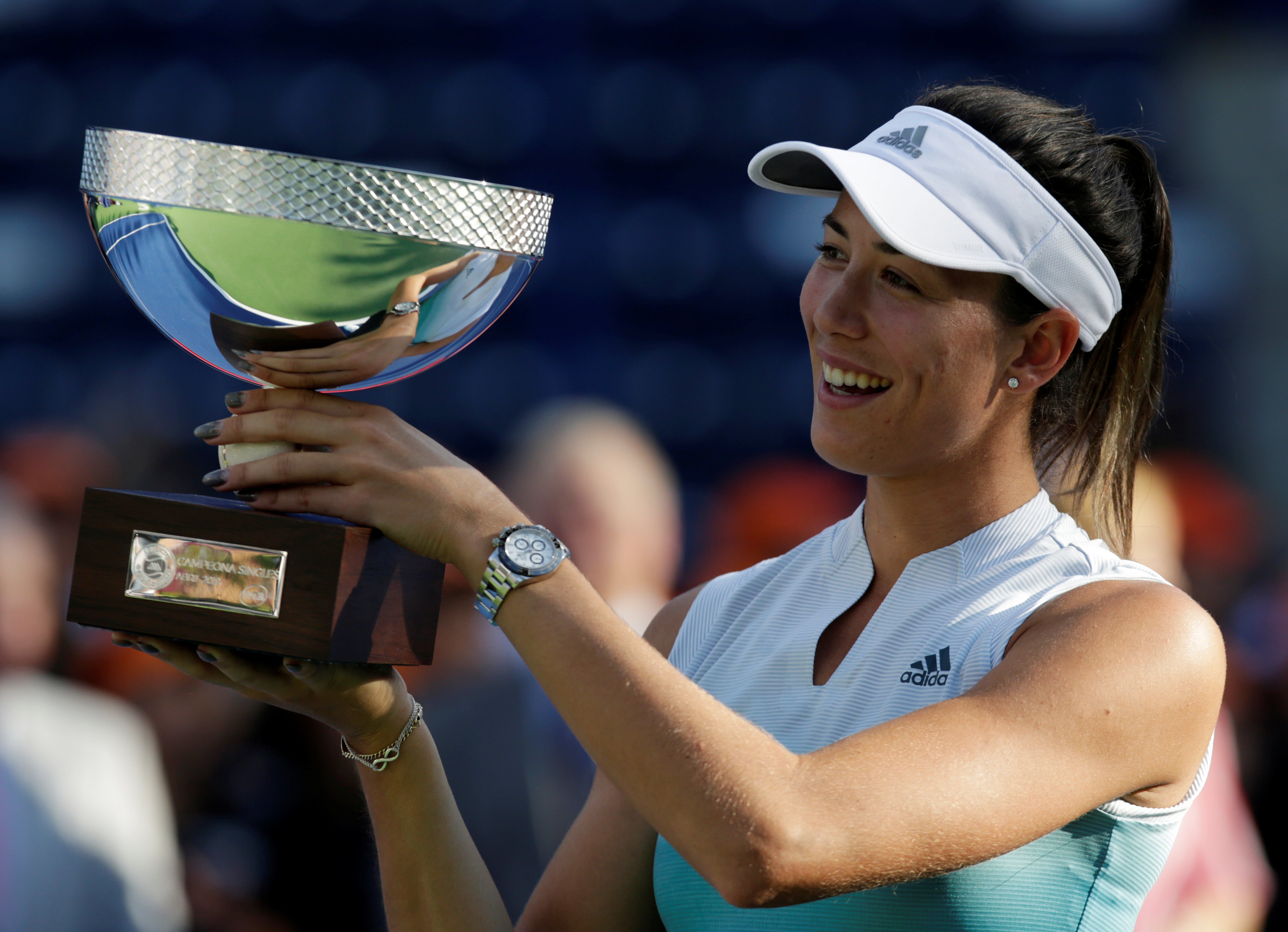 Muguruza retiene su corona en Monterrey tras la retirada por lesión de Azarenka Muguruza retiene su corona en Monterrey tras la retirada por lesión de Azarenka