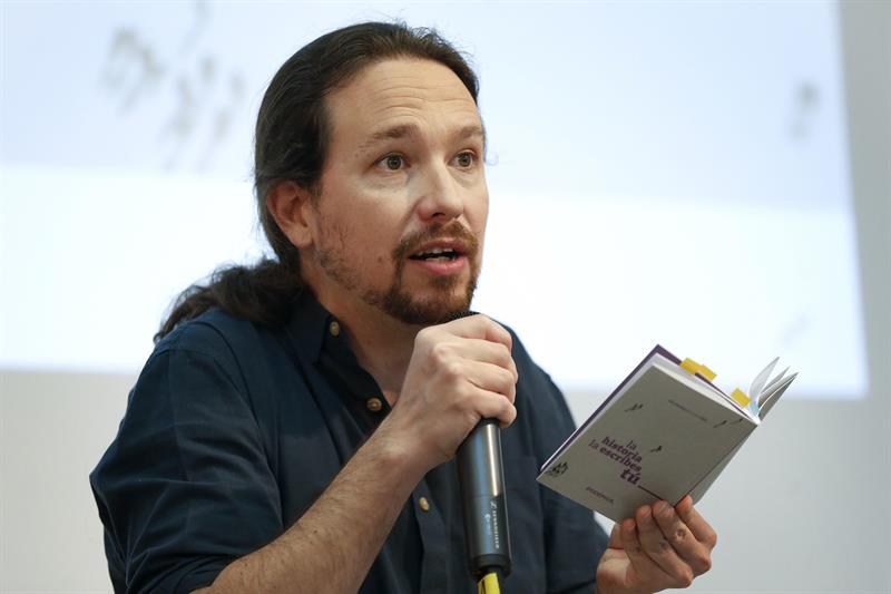 Podemos presenta su programa en forma de Constitución Española Podemos presenta su programa en forma de Constitución Española