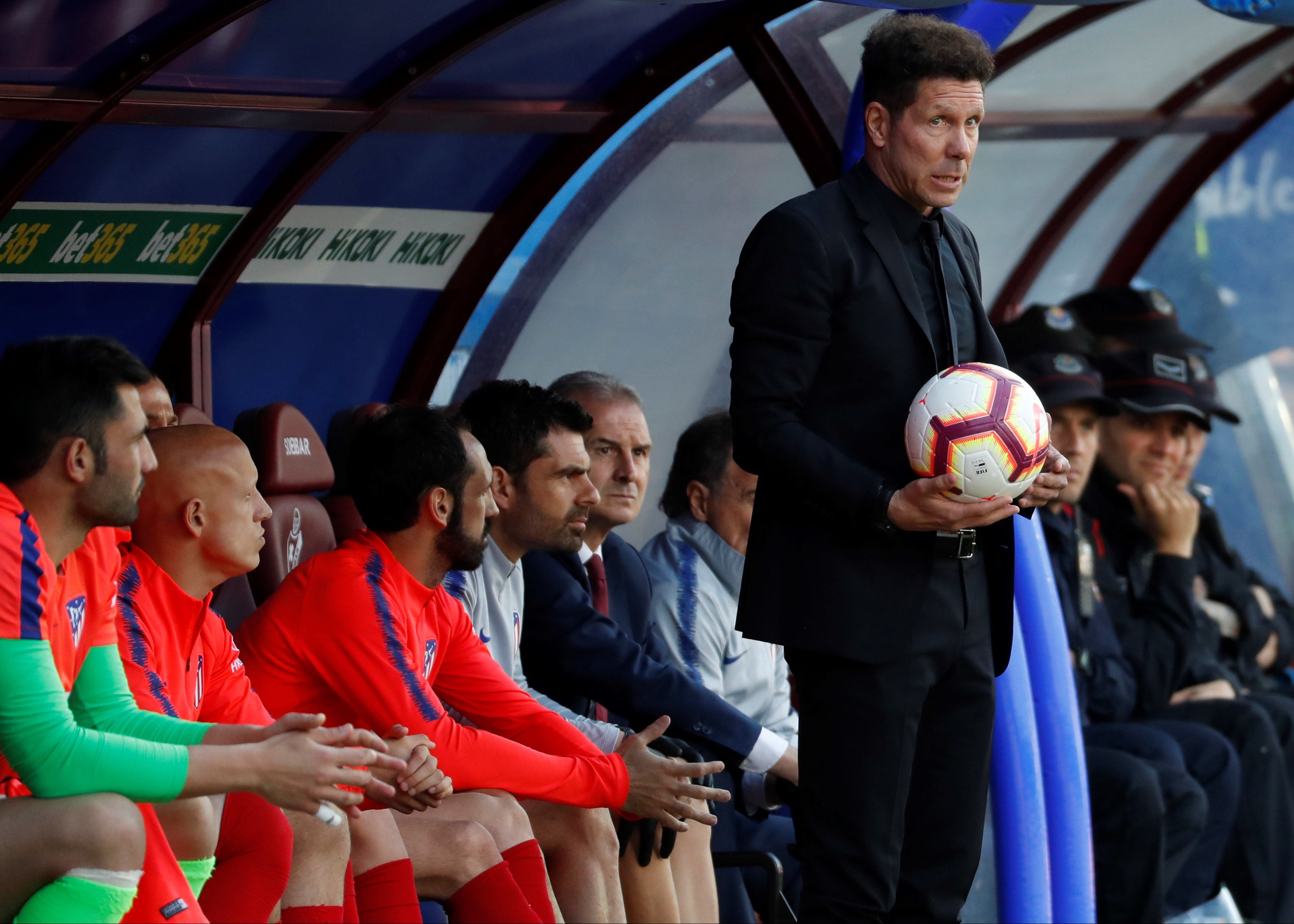Simeone: "¿La Liga? Nosotros vamos hasta el último suspiro" Simeone: "¿La Liga? Nosotros vamos hasta el último suspiro"