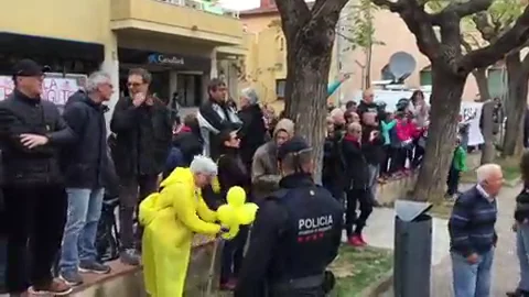 Arrimadas, abucheada a su llegada al pueblo de Bassa