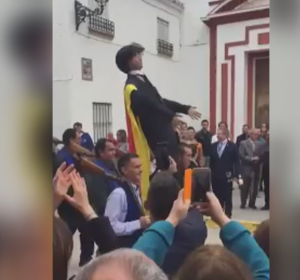 Muñeco representando a Puigdemont en Coripe, Sevilla Muñeco representando a Puigdemont en Coripe, Sevilla