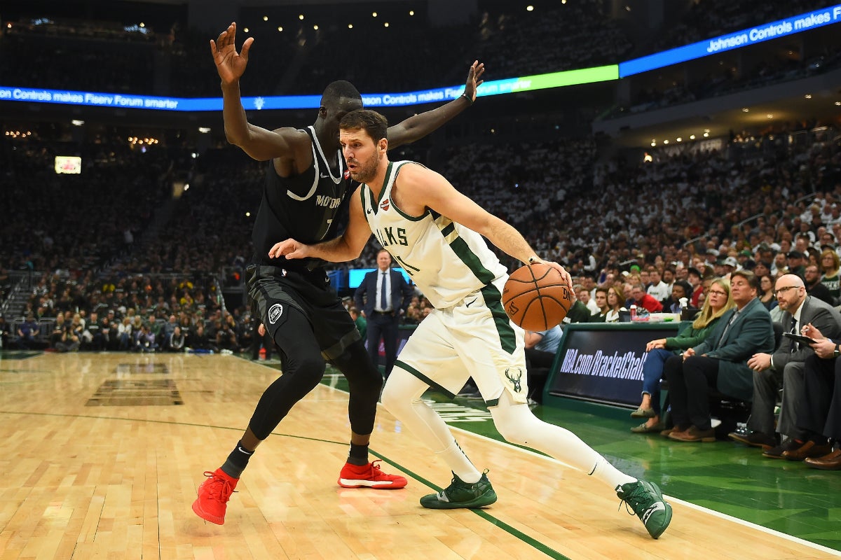 Mirotic y los Bucks están a un paso de la clasificación en unos playoff con los Jazz de Ricky Rubio casi eliminados Mirotic y los Bucks están a un paso de la clasificación en unos playoff con los Jazz de Ricky Rubio casi eliminados