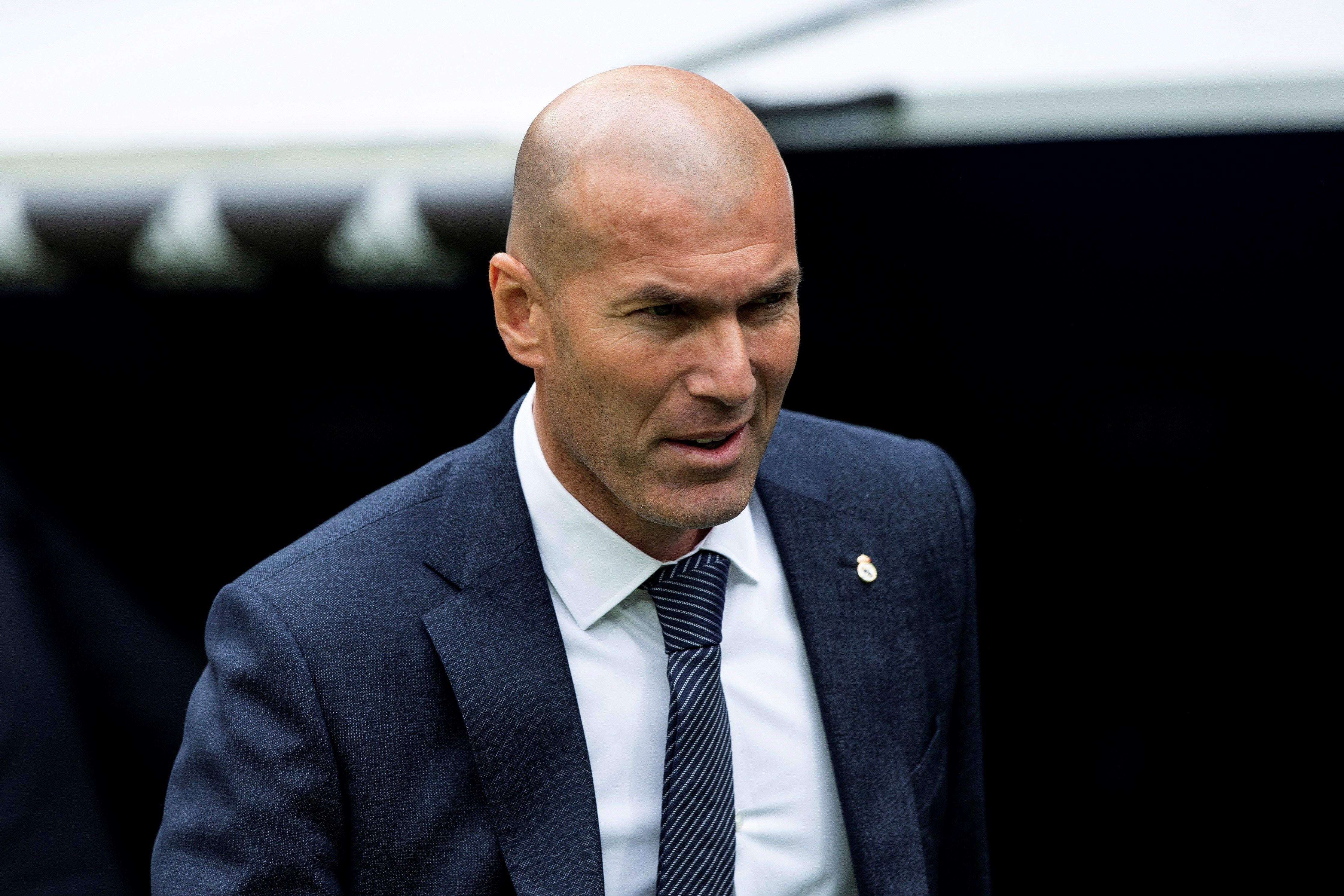 Zidane: "Para mí, Benzema es el mejor nueve del mundo, pero luego cada uno puede opinar" Zidane: "Para mí, Benzema es el mejor nueve del mundo, pero luego cada uno puede opinar"
