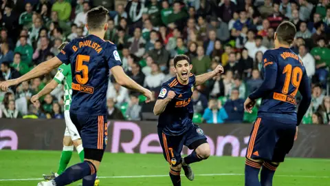 Guedes celebra un gol con el Valencia Guedes celebra un gol con el Valencia