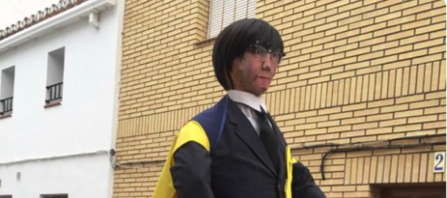 Queman una figura de Puigdemont en la fiesta de la Quema del Judas de Coripe, Sevilla Queman una figura de Puigdemont en la fiesta de la Quema del Judas de Coripe, Sevilla