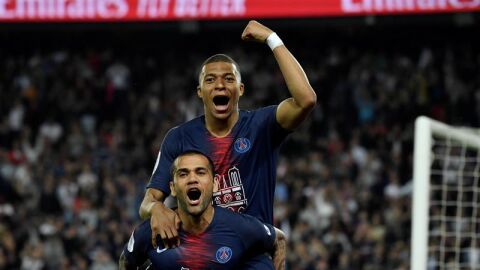 Mbapp&eacute; celebra el t&iacute;tulo de la Ligue 1