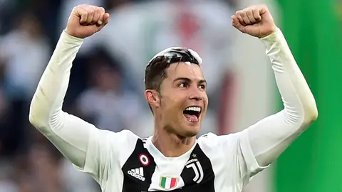 Cristiano Ronaldo celebrando el título de liga Celebrando el 'scudetto'