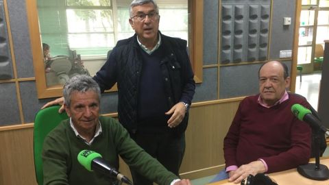 Hoy tenemos tiempo de tertulia y entre otras cosas hacemos balance de esta Semana Santa gaditana. Con Enrique Huguet, Paco Moya y Juan Sales. Modera Carmen Pa&uacute;l. 
