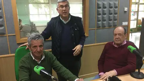 Cádiz en la Onda 22/4/2019 - Tiempo de tertulia Hoy tenemos tiempo de tertulia y entre otras cosas hacemos balance de esta Semana Santa gaditana. Con Enrique Huguet, Paco Moya y Juan Sales. Modera Carmen Paúl.