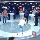 La imagen de los candidatos antes del debate de TVE criticada en redes sociales