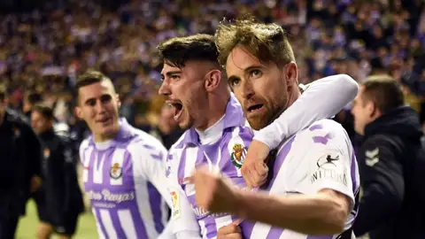 Míchel celebra su gol con el Real Valladolid Míchel celebra su gol con el Real Valladolid