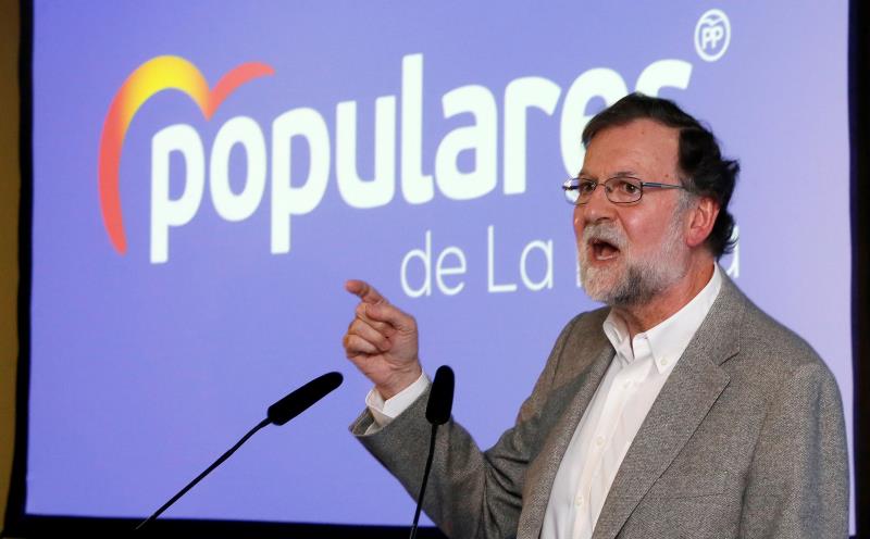 Rajoy pide el voto para Casado frente al "Adán" que llega y cree que "todo lo anterior no ha existido nunca" Rajoy pide el voto para Casado frente al "Adán" que llega y cree que "todo lo anterior no ha existido nunca"