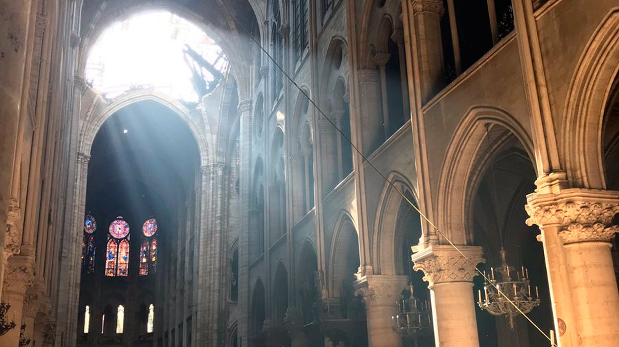 Notre Dame publica una increíble foto del interior de la catedral que se ha hecho viral Notre Dame publica una increíble foto del interior de la catedral que se ha hecho viral