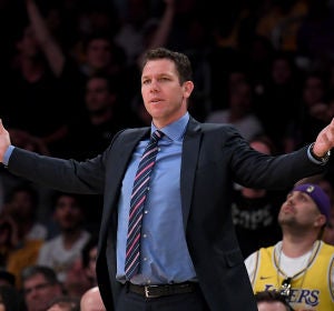 Luke Walton durante un partido con Los Ángeles Lakers Luke Walton durante un partido con Los Ángeles Lakers