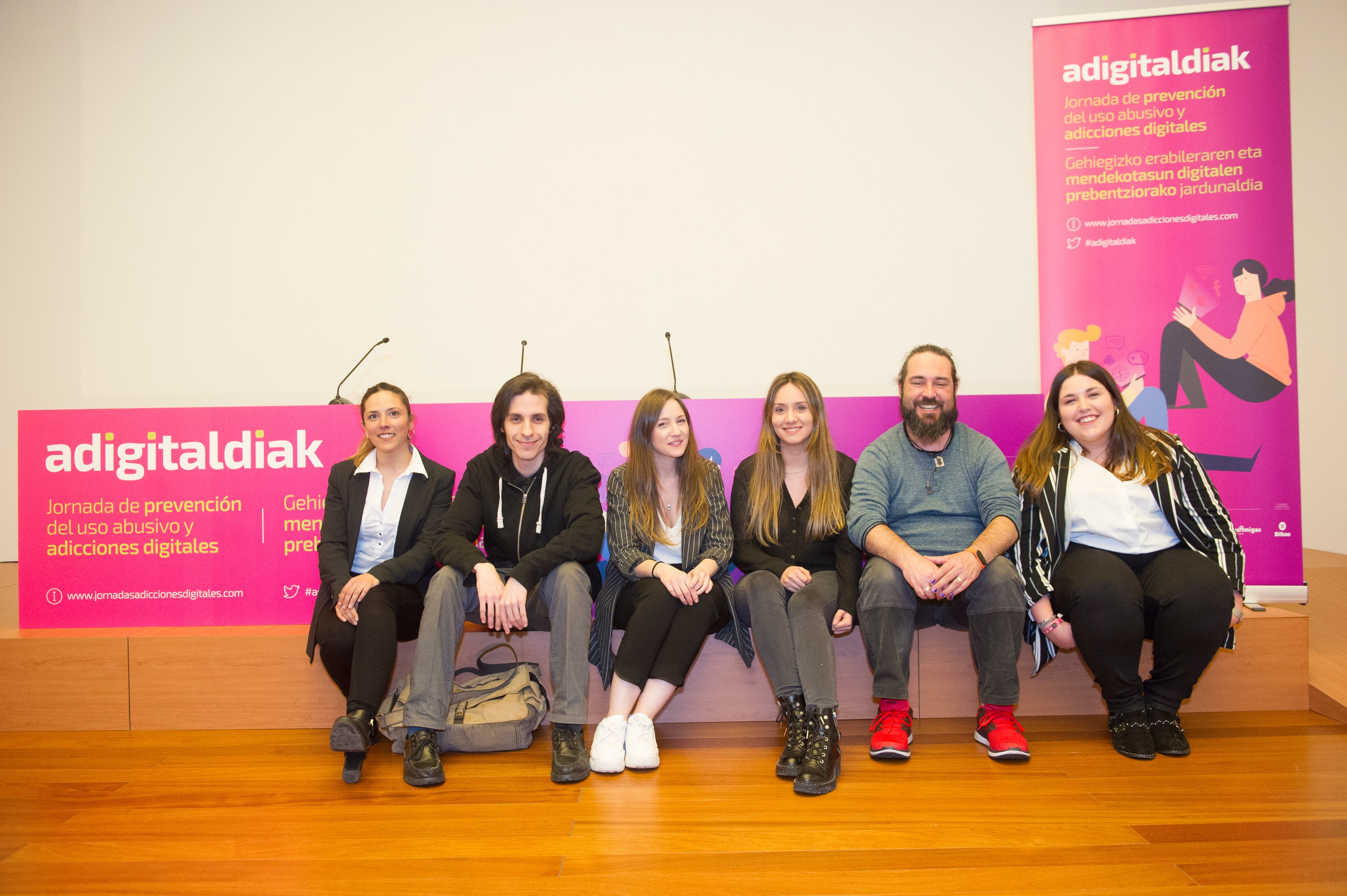 Leire Lasuen: “La familia tiene que reflexionar si su hijo tiene la madurez necesaria para hacer un uso adecuado de internet.” Leire Lasuen: “La familia tiene que reflexionar si su hijo tiene la madurez necesaria para hacer un uso adecuado de internet.”