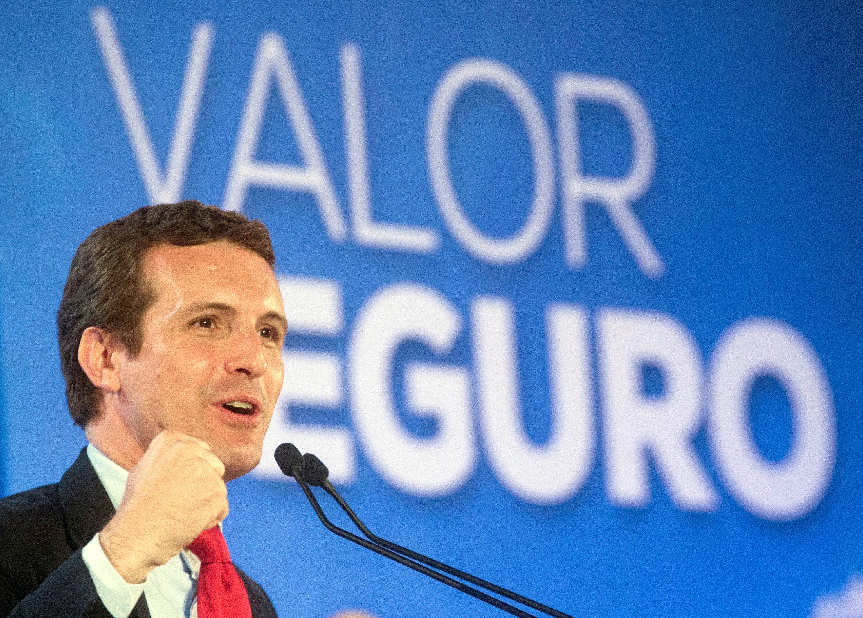 Casado pide no votar a Sánchez por estar negociando la "sedición" de Cataluña Casado pide no votar a Sánchez por estar negociando la "sedición" de Cataluña