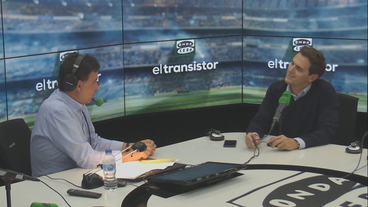 Rivera: "Garrido va a cobrar muchísimo menos dinero en Ciudadanos" Rivera: "Garrido va a cobrar muchísimo menos dinero en Ciudadanos"