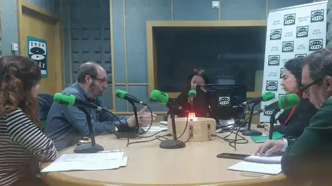Cádiz en la Onda 25/4/2019 Hoy hay tertulia, contamos en este espacio con representantes de los principales partidos políticos de la ciudad: Carmen Sánchez (PP), Chano Alba (Ciudadanos), Carlos Gentil (PSOE) y Lorena Garrón (Adelante Cádiz). Hablamos sobre todo de patrimonio cultural. Modera Carmen Paúl.