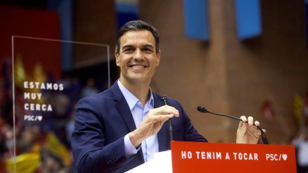 Sánchez pide el voto a los que dudan entre Podemos y PSOE, y entre Ciudadanos y PSOE Sánchez pide el voto a los que dudan entre Podemos y PSOE, y entre Ciudadanos y PSOE