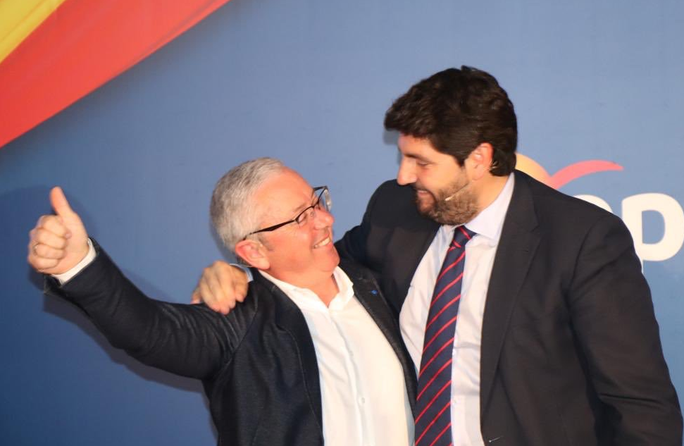 El candidato popular de Librilla denunciado por intentar comprar los votos de un vecino. El candidato popular de Librilla denunciado por intentar comprar los votos de un vecino.