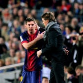 Tito Vilanova y Messi durante un partido