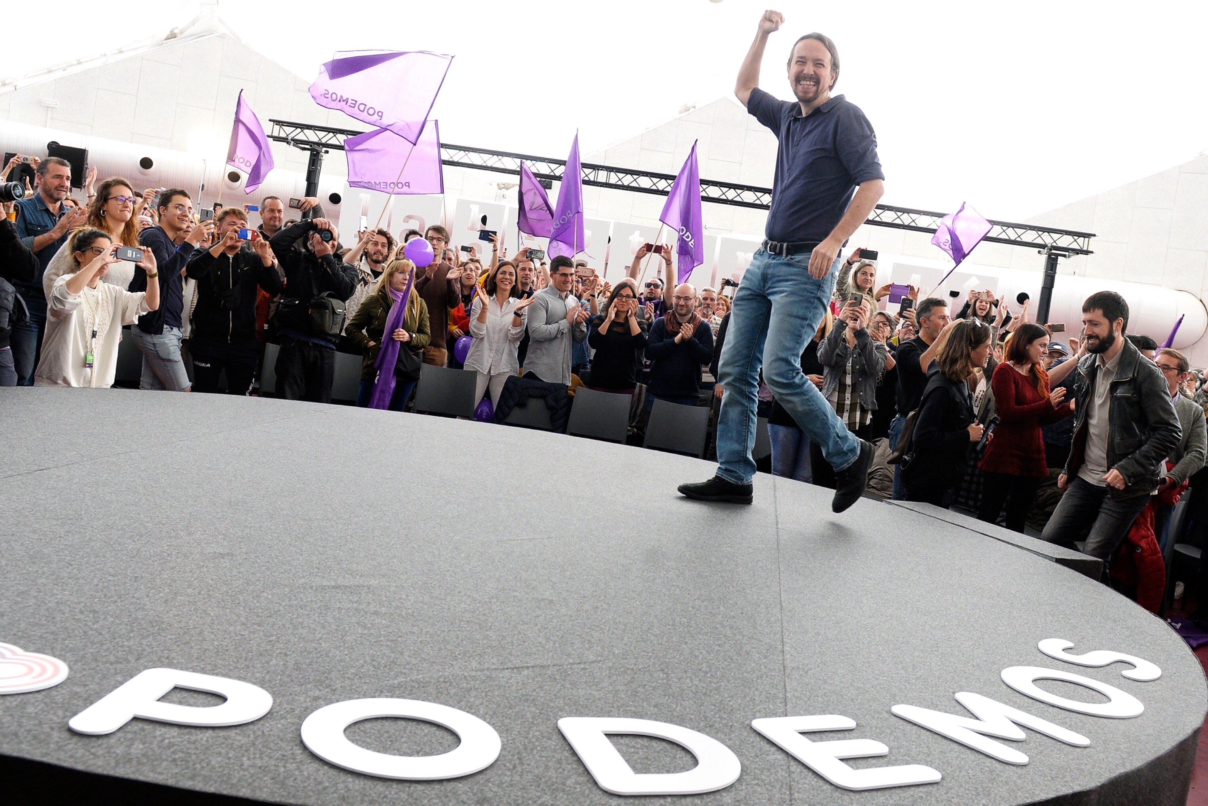 Las preguntas de Amón: "¿No es antitético que Pablo Iglesias el inestable se ofrezca como garantía de estabilidad?" Las preguntas de Amón: "¿No es antitético que Pablo Iglesias el inestable se ofrezca como garantía de estabilidad?"