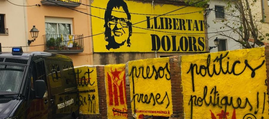 Pintadas en Torroella de Montgrí, el pueblo de Dolors Bassa Pintadas en Torroella de Montgrí, el pueblo de Dolors Bassa