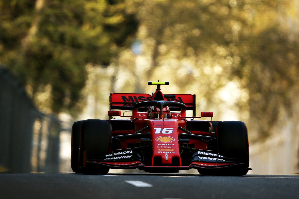 Un gran Carlos Sainz logra el séptimo mejor crono en unos Libres 2 de Azerbaiyán dominados por Leclerc Un gran Carlos Sainz logra el séptimo mejor crono en unos Libres 2 de Azerbaiyán dominados por Leclerc