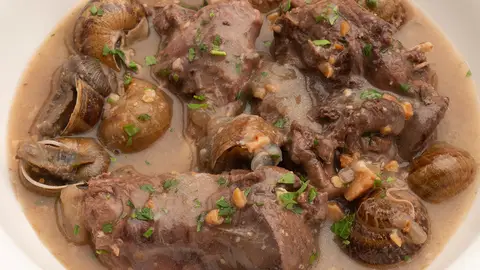 Karlos Arguiñano en tu cocina: Liebre con caracoles (Programa 1759) Karlos Arguiñano en tu cocina: Liebre con caracoles (Programa 1759)