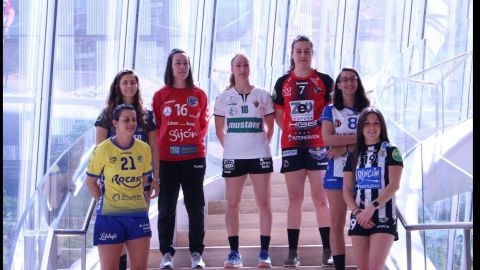 Ivet Musons, capitana del Club Balonmano Elche Mustang, en el acto de presentaci&oacute;n de la fase final de la Copa de la Reina