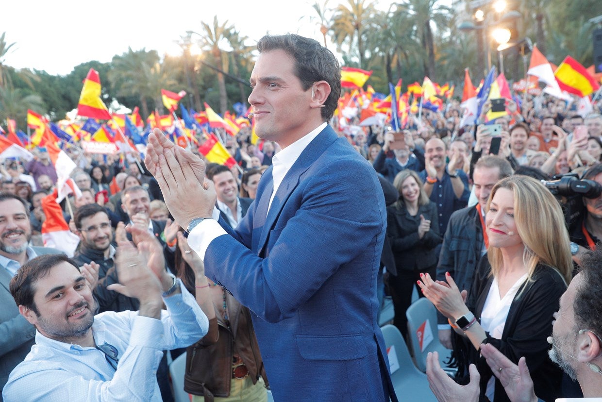 Albert Rivera: “Tenemos que echar a Sánchez, es una emergencia nacional: ‘Go Home’” Albert Rivera: “Tenemos que echar a Sánchez, es una emergencia nacional: ‘Go Home’”
