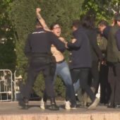 Femen irrumpe en un acto de Vox en Madrid