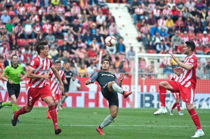 Portu saca al Girona del descenso y complica la Champions al Sevilla Portu saca al Girona del descenso y complica la Champions al Sevilla