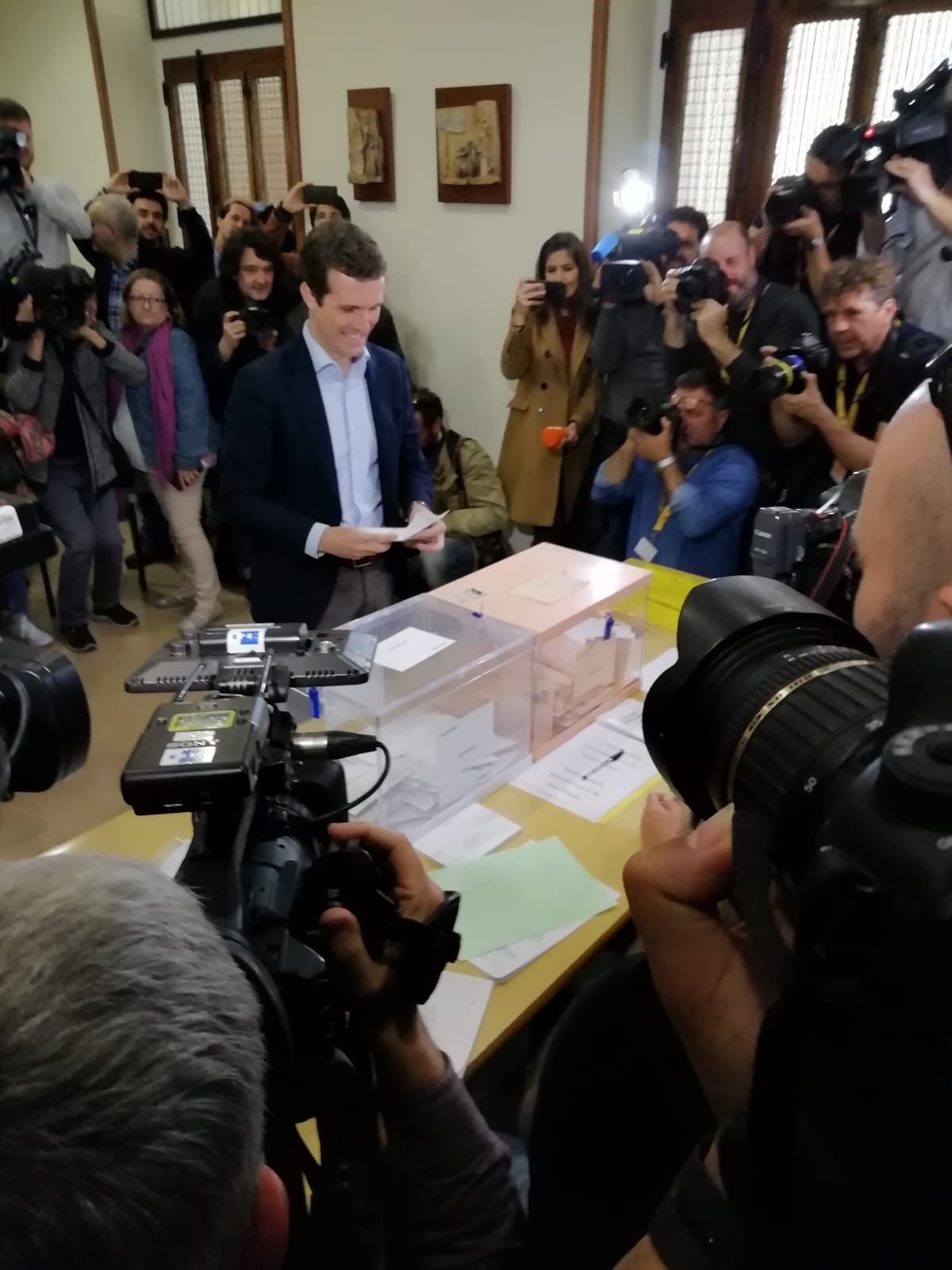 Casado espera que salga un gobierno estable de las elecciones "más decisivas" Casado espera que salga un gobierno estable de las elecciones "más decisivas"