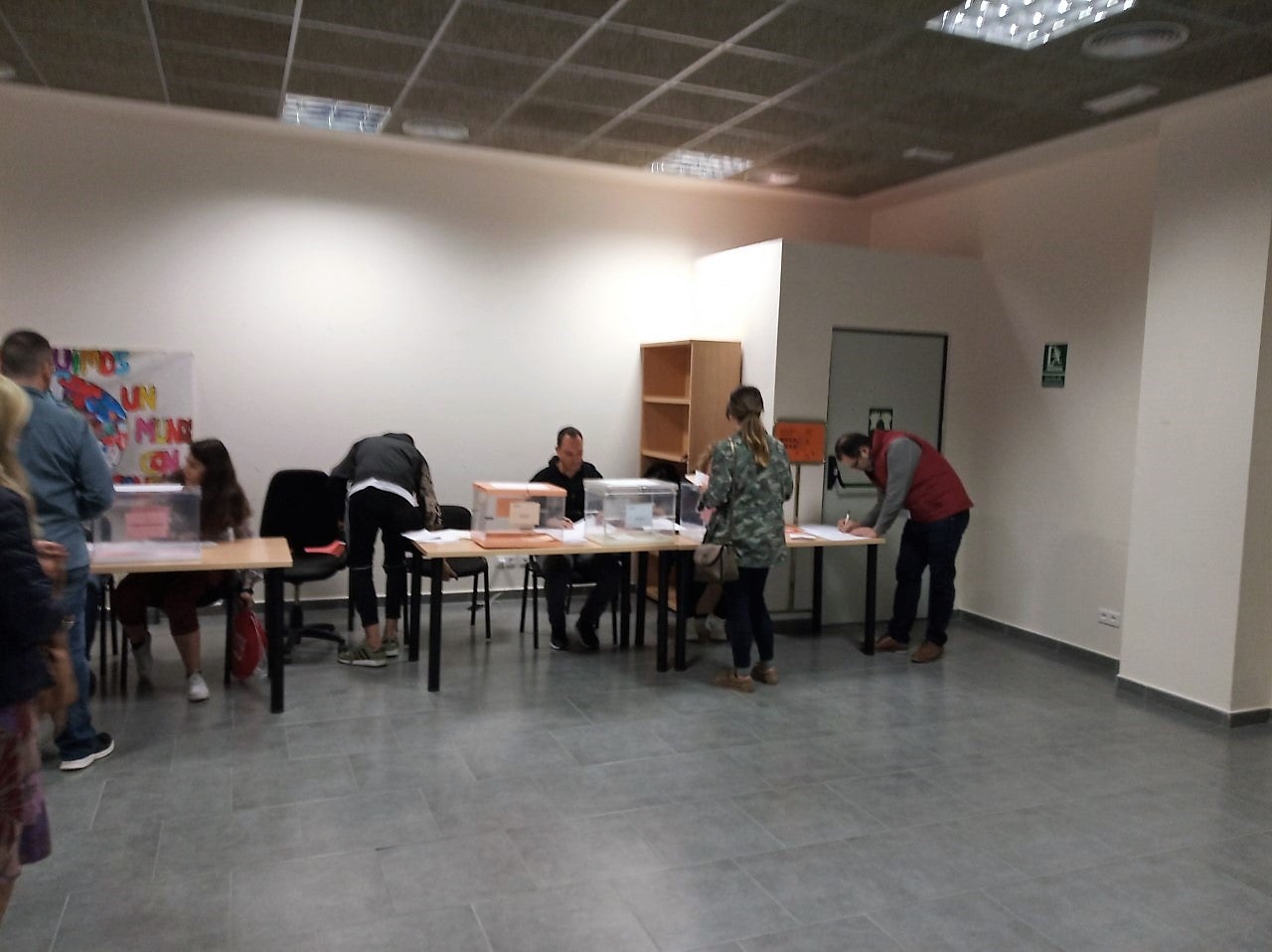 La jornada electoral arranca en Elche con un índice de participación en las primeras horas similar al de los últimos comicios La jornada electoral arranca en Elche con un índice de participación en las primeras horas similar al de los últimos comicios