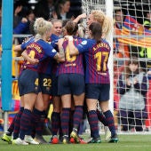 El Barcelona femenino celebra un gol ante el Bayern