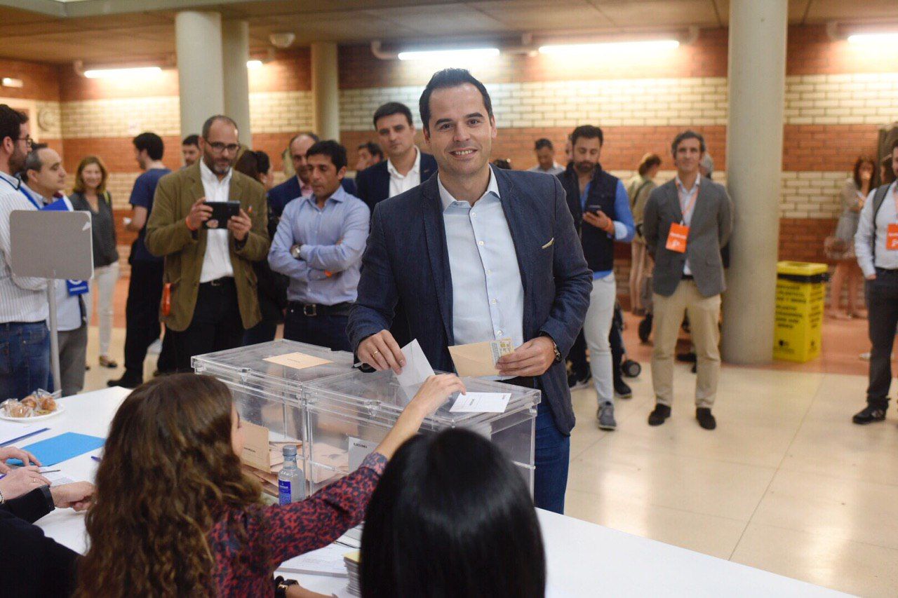 Ignacio Aguado: "Es importante ir a votar, nos jugamos tener un país unido y unos años de buena convivencia" Ignacio Aguado: "Es importante ir a votar, nos jugamos tener un país unido y unos años de buena convivencia"
