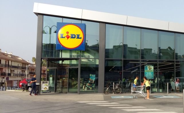 Dos hackers demontan un robot de cocina de Lidl y descubren un micrófono dentro Dos hackers demontan un robot de cocina de Lidl y descubren un micrófono dentro