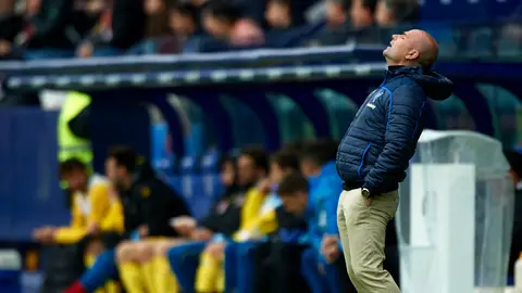 Paco López, entrenador del Levante, durante el partido ante el Espanyol Paco López