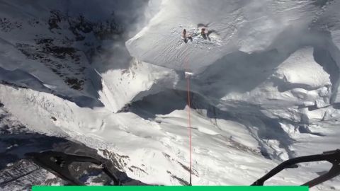 Rescate a 7.500 metros de altura: espectaculares im&aacute;genes de un rescate en el Annapurna